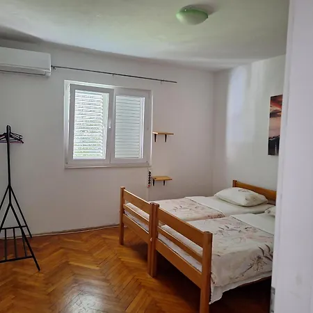 Melada Dom אכסניה *